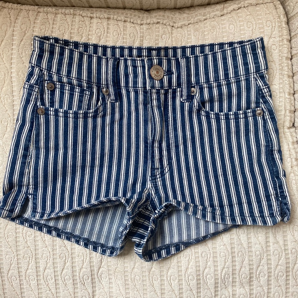 American Eagle navy and white striped jean shorts!